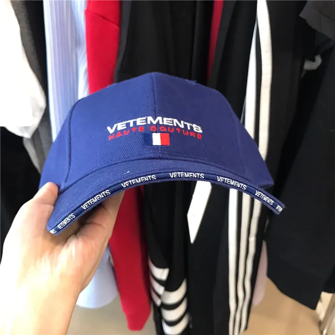 VETEMENTS, черные, белые, синие, красные, 4 цвета, шапки, VETEMENTS, высокое качество, флаг с надписью, Франция, вышивка, кепки, VTM козырьки, унисекс