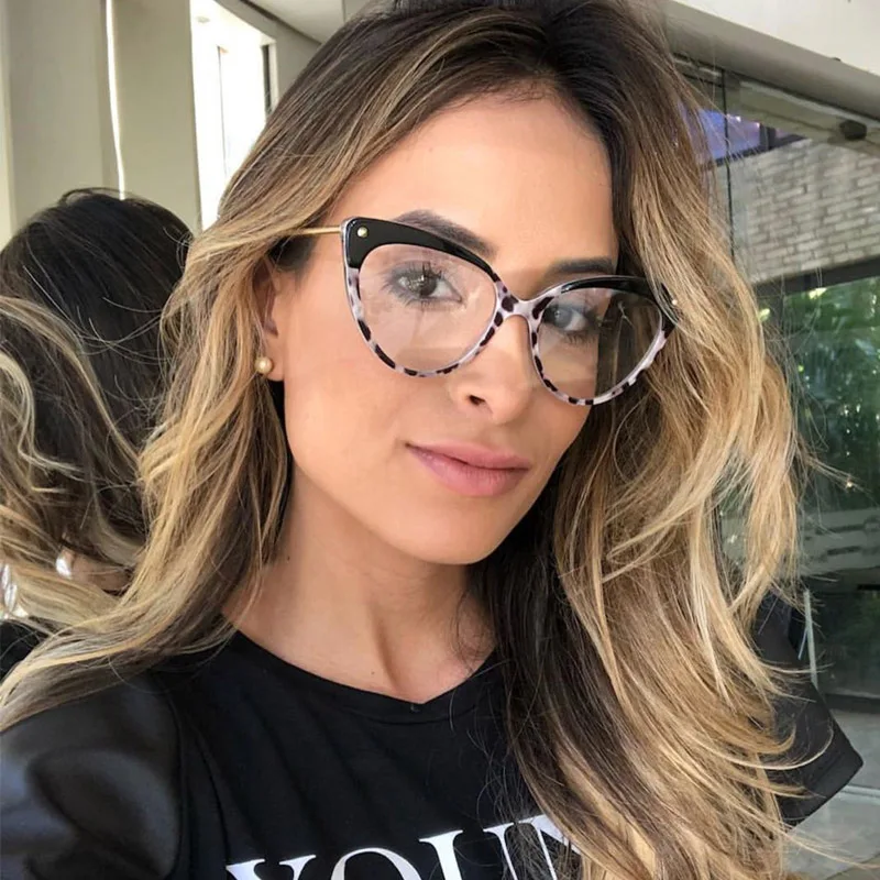 

2018 Cat Eye Clear Glasses Frames Women Brand Designer Rivet Eyeglasses Clear Lens Glasses Optical Glasse Oculos De Sol UV400
