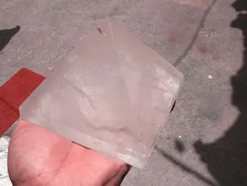 

1250 NATURAL TRANSPARENT QUARTZ CRYSTAL PYRAMID HEALING