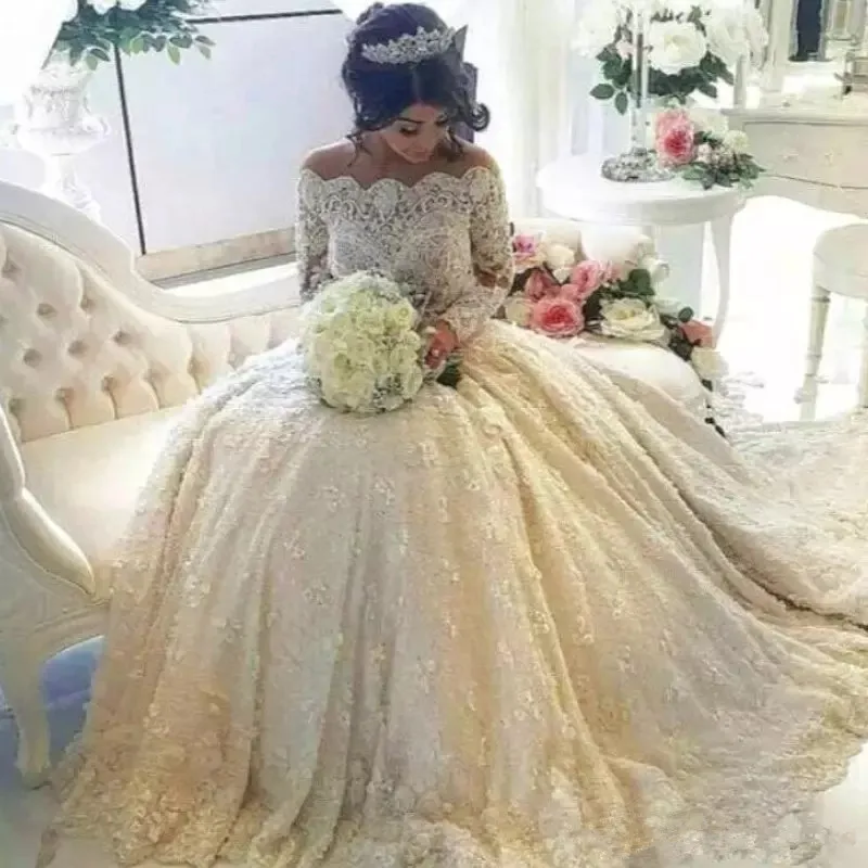 vintage-full-lace-appliques-wedding-dresses-glamorous-beaded-off-shoulder-long-sleeves-lace-wedding-dress-2018-elegant-bridal-wedding-gown.webp (1)_