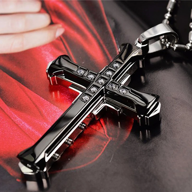 

Male Crystal Cross Jesus Pendant Necklace Christian Bible Prayer Women Men Stainless Steel Necklace Black Gold Silver Necklace