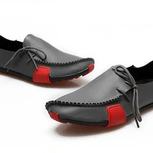 Мужские мокасины вождения Летняя мягкая обувь свободного покроя Кожаные туфли Свободно надеять и снимать Дышащая кожа Мужские лодки Большой размер