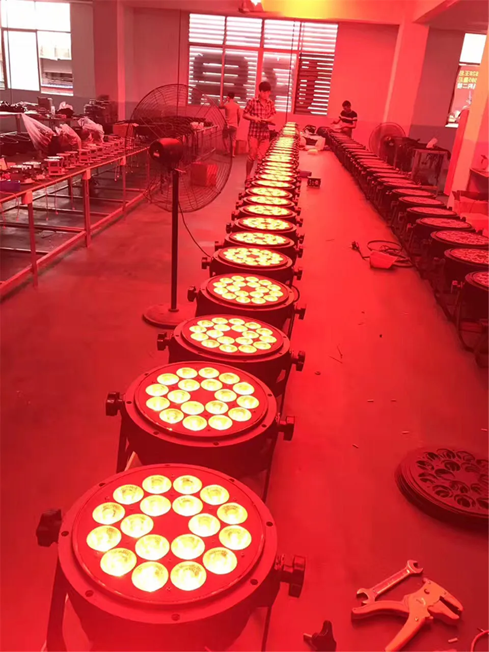 Супер IP65 Водонепроницаемый led par свет 18x12 Вт RGBW 4 в 1 LED DMX512 контроль