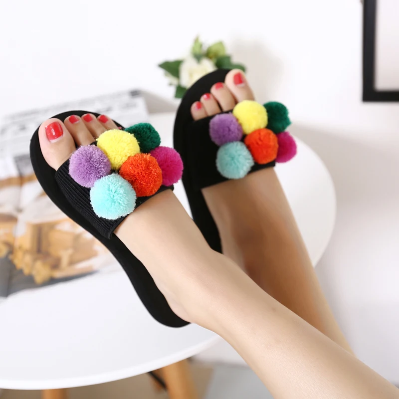 Chancletas de mujer de marca de lujo europea, sandalias de playa,  Zapatillas de piel con bola de diseñador, sandalias con Chanclas de colores  a la moda para mujer - AliExpress Calzado