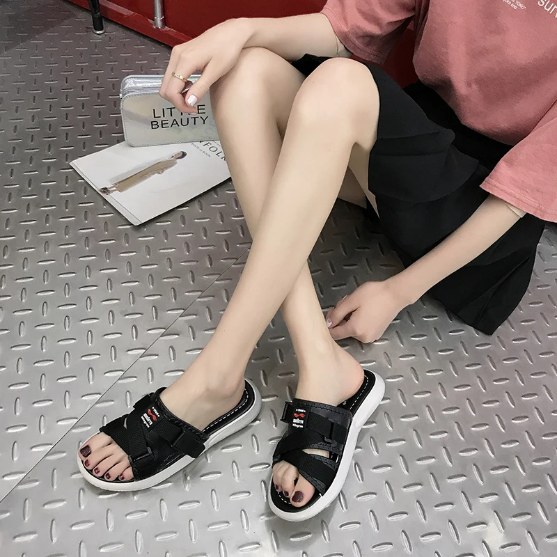Popular Lovers Shower Slippers Anti-Slip Home Slippers for Men Comfortable Flip Flops Beach Shoes Weight Light Flats Slippers