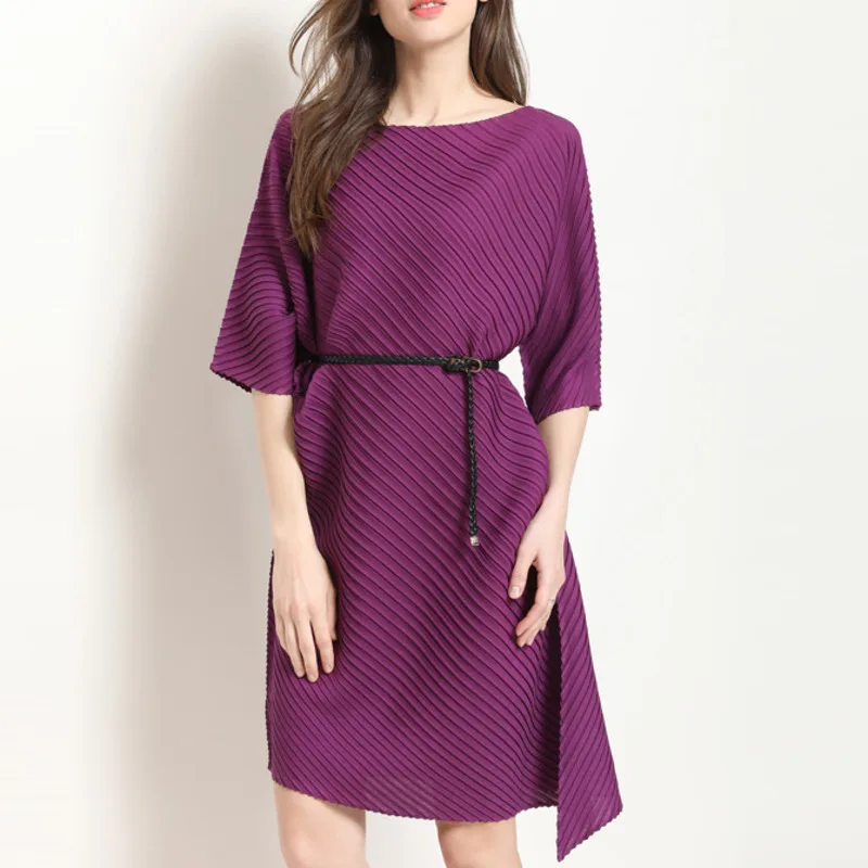 

LANMREM 2019 Autumn New Fashion Temperament Women Loose Plus Casual Round Neck Solid Color Irregular Pleated Dress TC261