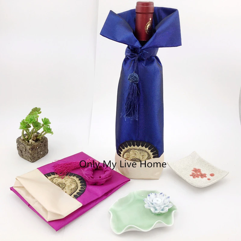 

Sun Tassel Fabric Chinese Wine Bottle Cover Christmas Decoration Wine Cover Bag Satin Wine Bottle Packaging Dust Bags 10 pcs/lot