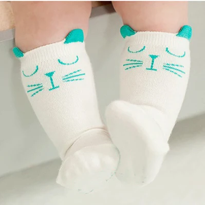 Детские гольфы для новорожденных нескользящие длинные носки с резиновой подошвой с рисунками животных Микки Мауса и кошки для маленьких мальчиков и девочек - Цвет: Design B White