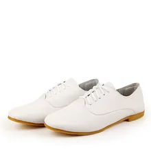 Простая прогулочная обувь из искусственной кожи для студентов; кроссовки; маленькие белые туфли; повседневная обувь на плоской подошве с круглым носком; JU8