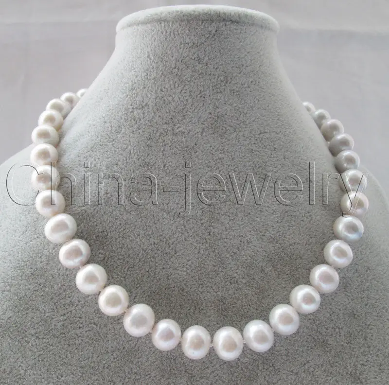 

fast AA 17.5" 12mm natural Tahitian white round freshwater pearl necklace - 14KGP gold