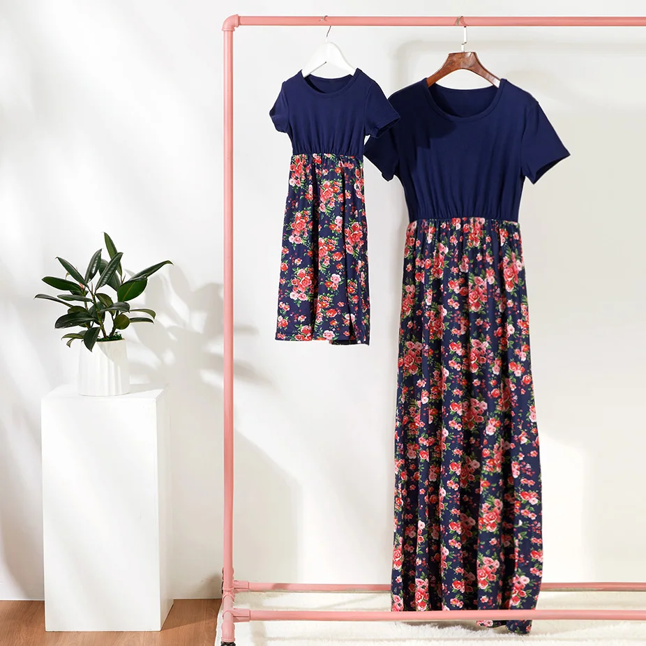 

PatPat Spring Casual Print Vintage Floral Contrast Short Sleeve Maxi Dress for Mom and Me