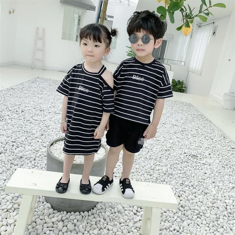2019 Family Matching Clothes Striped Print Father Boys T-shirts Mother Girls Dresses Gift Black Summer Casual Tops Plus Size 3XL