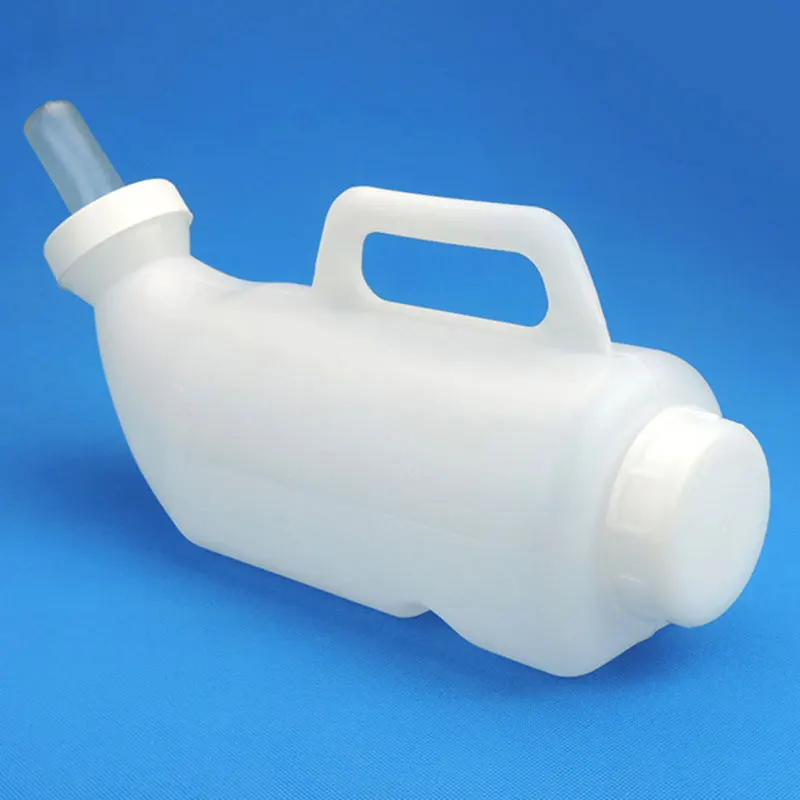 2L Cattle Bottle Feeding Is Thickened Calf Calf Cows Milk Jug Hand