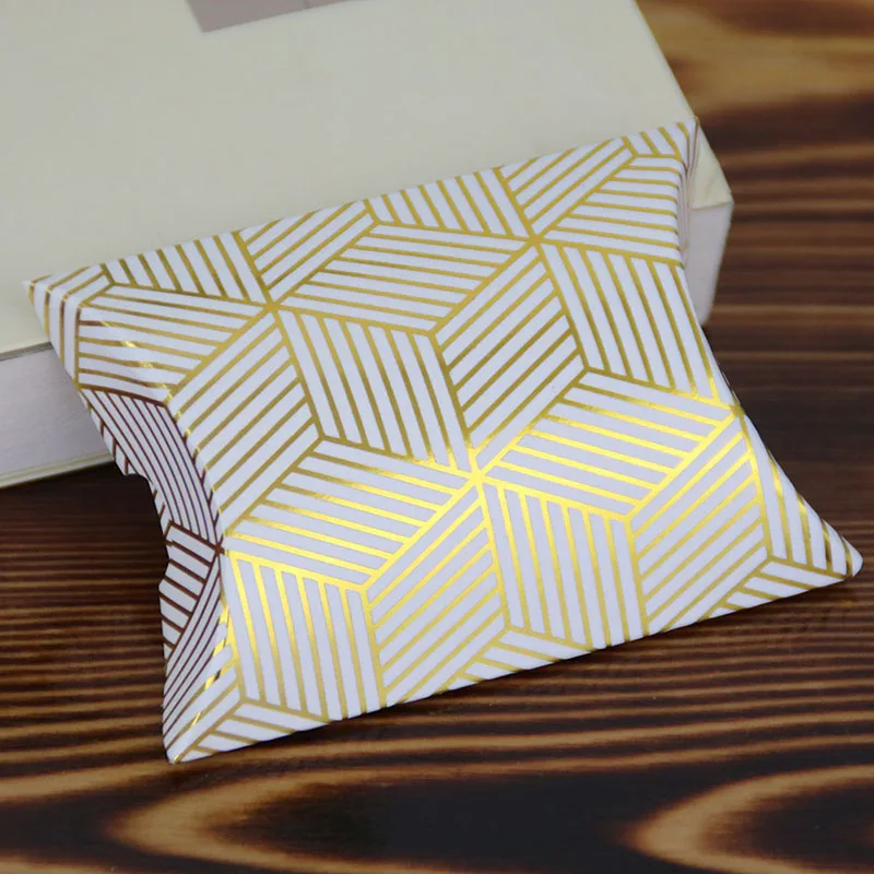 

10pcs Gold/Silver Bronzing Pattern Pillow Box Mini Candy Box Wedding Dragee Pillow Box Packaging For Guest Event & Party
