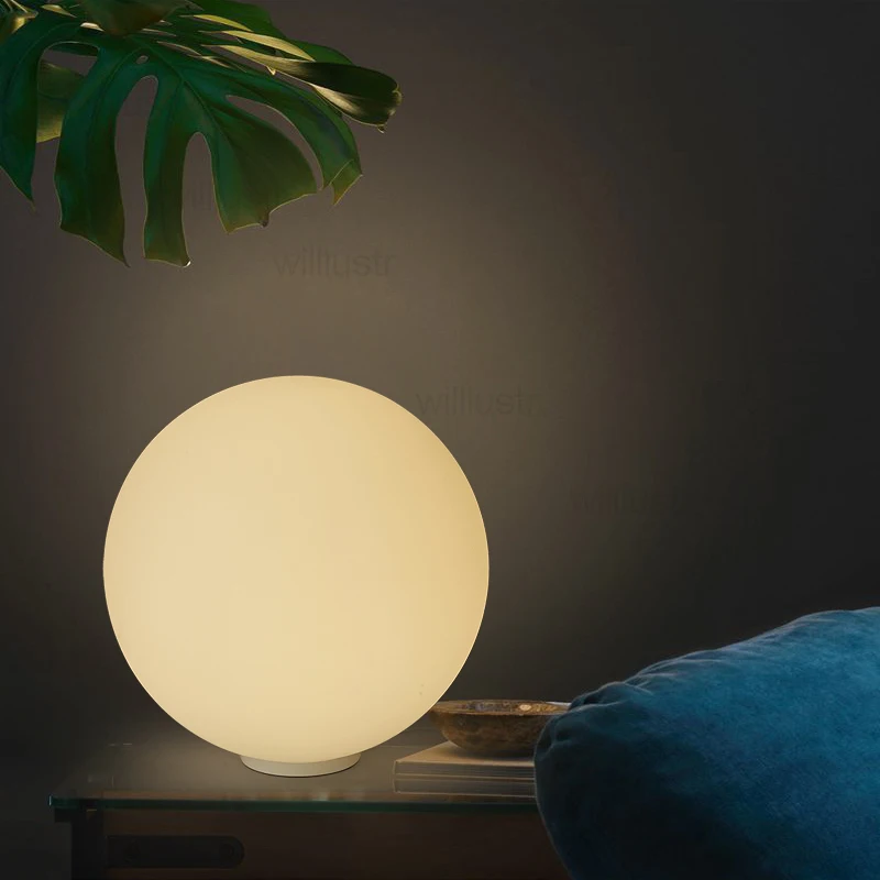 Современный светодиодный Настольный светильник с круглым шариком матовое молочно-белое мировое стекло Dioscuri для отелей, спальни, дивана, кровати, боковой прикроватный Настольный светильник