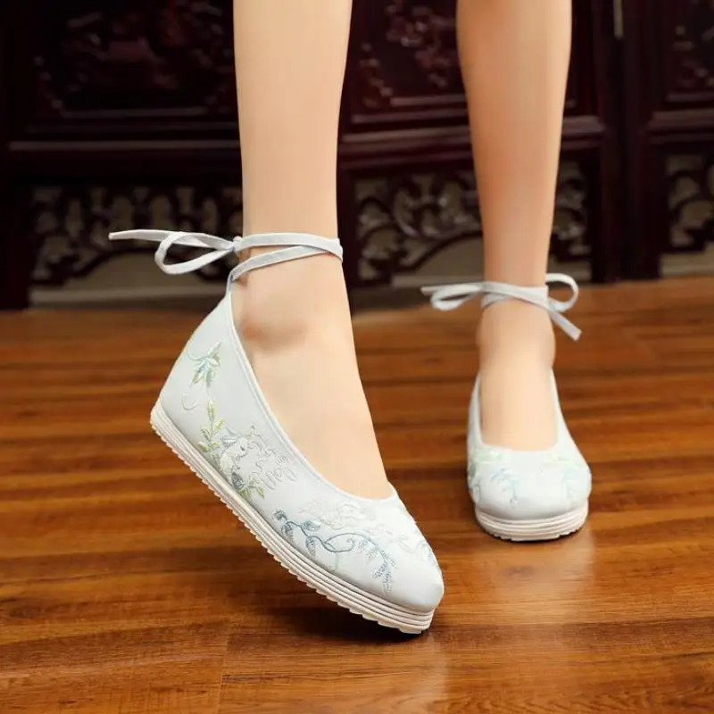 Летние китайские Пекинские тканевые туфли, женские парусиновые балетки на плоской подошве с вышивкой, повседневная женская обувь