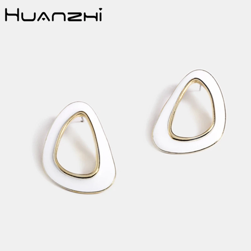 

HUANZHI Summer Alloy Korean Elegant Golden and White Irregular Geometric Minimalist Stud Metal Earrings for Woman Holiday Daily