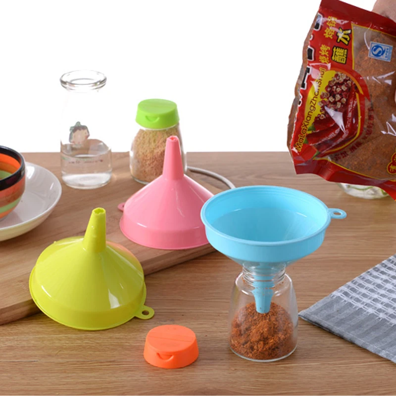 Funnel for automobile Household funnel red green blue A set