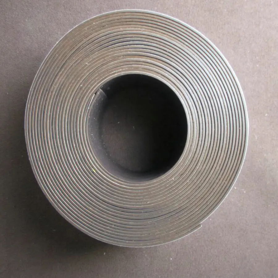 1 м магнитный лист, 50x1,5 мм, одна сторона с белым пвх, гибкий магнит Ширина: 50 мм толщина 1,5 мм