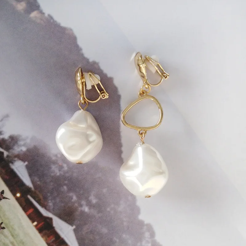 Korean Vintage Concise Simple White Irregular Pearls Resin Stone Shape Clip Earrings without Piercing Ins For Women Lady Party 