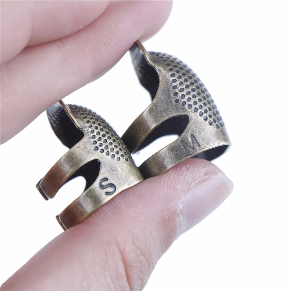 

1PC Hot Finger Thimble Antique Metal Brass Sewing Thimble Needles Finger Protector DIY Helpful Sewing Tools Accessories Size S M