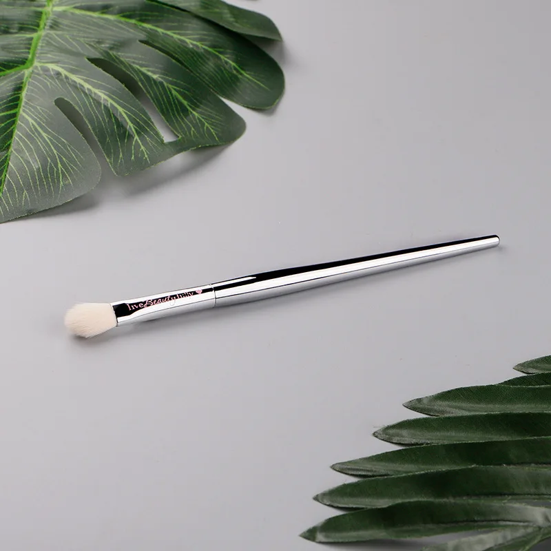 

Electroplating handle Tuba Eye shadow Eye Face details full coverage kabuki Professional cosmetic tool brush 1 pcs