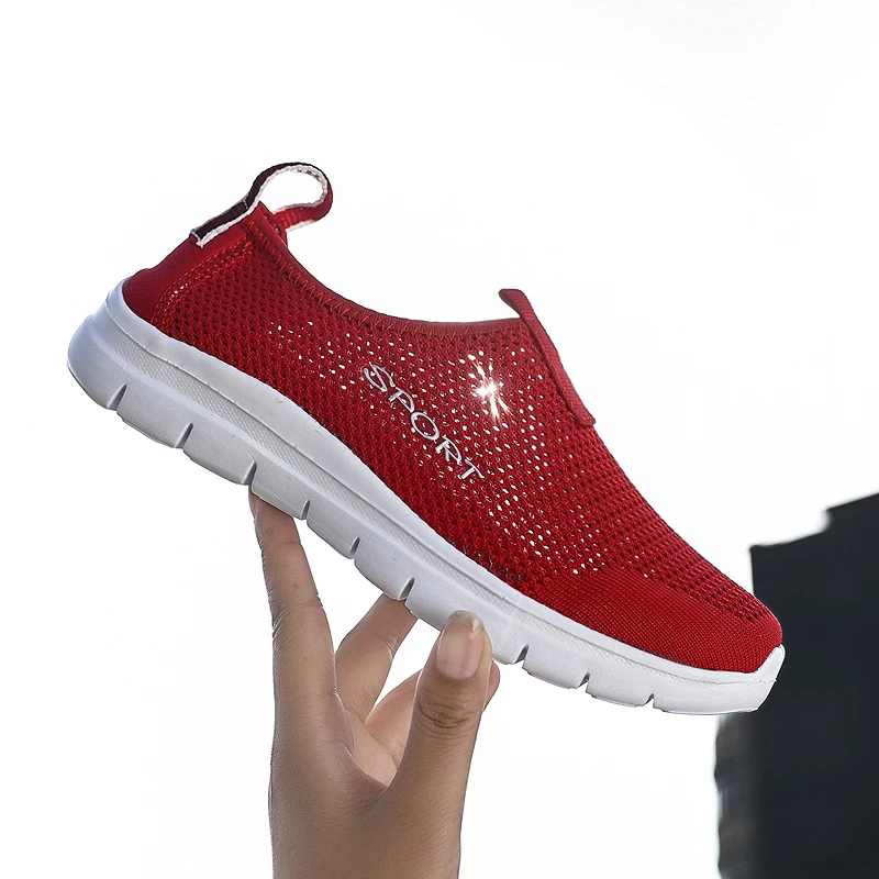 

2019 Male Slip on Spring Summer Air mesh Unisex Sneakers Women Men Lightweight Breathable Flats Women Running Sport Footwear