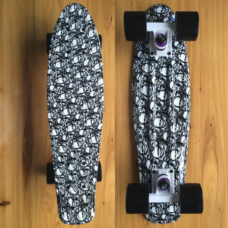 Skulls Mini Cruiser Skateboard 22" X 6"