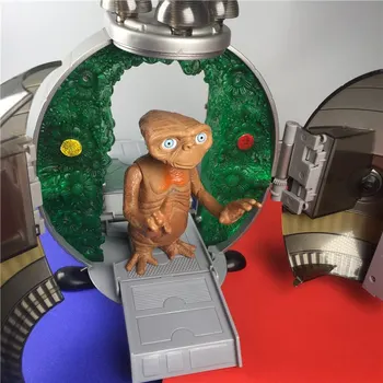 

2001s Garage Kit ET Alien E.T Figure PVC Doll in Spaceship Action Figure Collectible Model Toy In Box