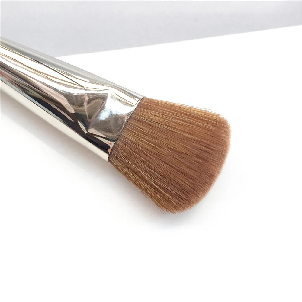 Trish McEvoy Foundation Brush 55 Deluxe Blender _ 3