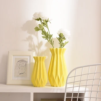 

Europe Minimalism Ceramic Vase Modern Tabletop Plant Flower Vase Creative Striped Flowers Ceramic Vase for Home Wedding Decors
