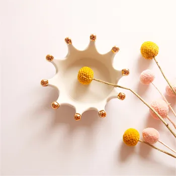 

Scandinavian Hand-painted Gold Crown Shape Jewelry Tray Nordic Necklace Ring Storage Ceramic Tray Mini Ornament Dessert Plate