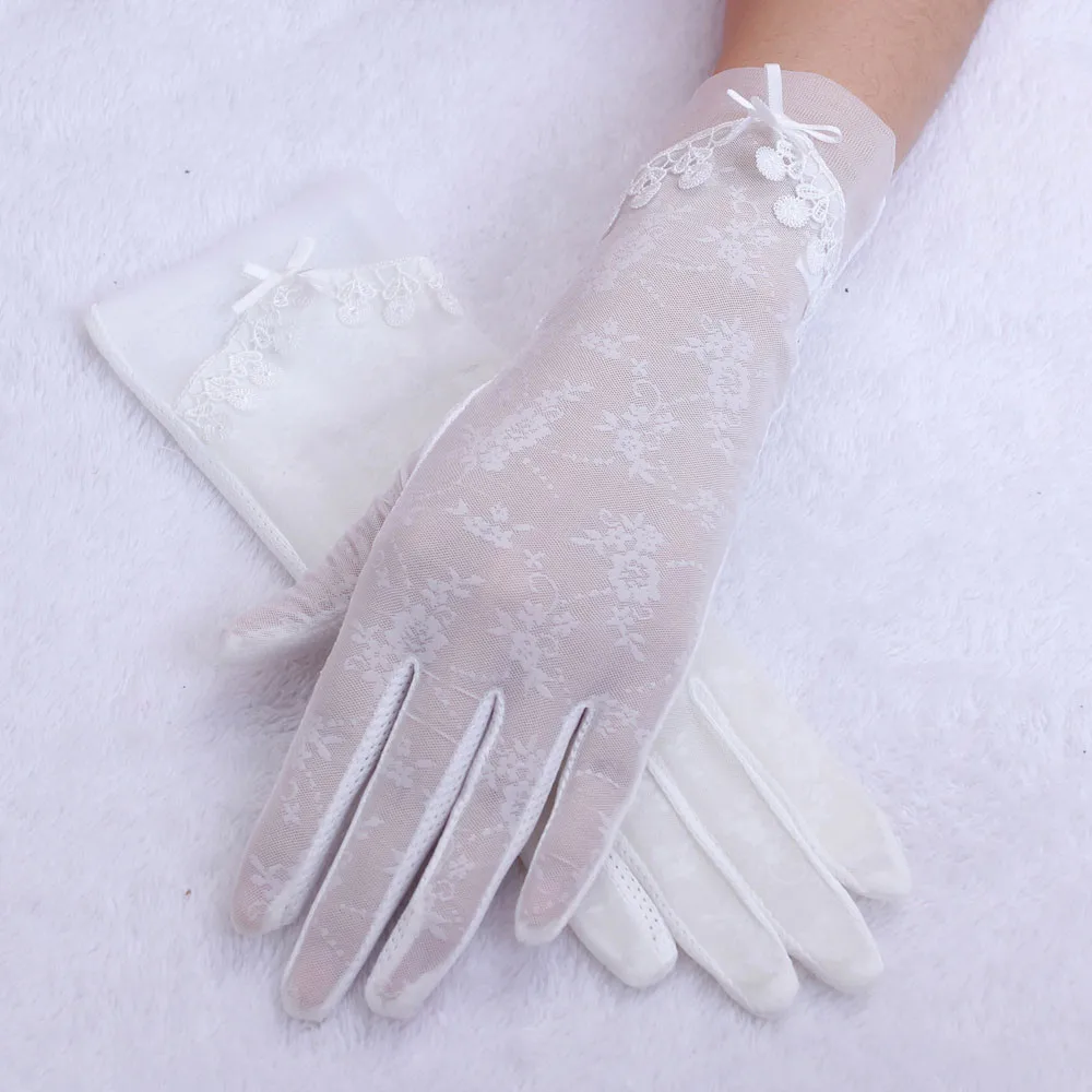 Женские Летние Элегантные Перчатки кружевные прозрачные видимые перчатки Гари черные розовые белые 4 цвета Luvas academic Gants Femmes - Цвет: Белый