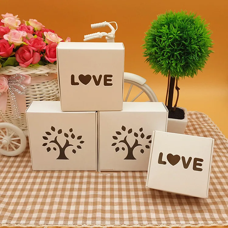 

7.5*7.5*3CM Love White Kraft Hollow Out Paper Box Gift Packing Box Wedding Candy Paper Boxes 200pcs\lot Free shipping