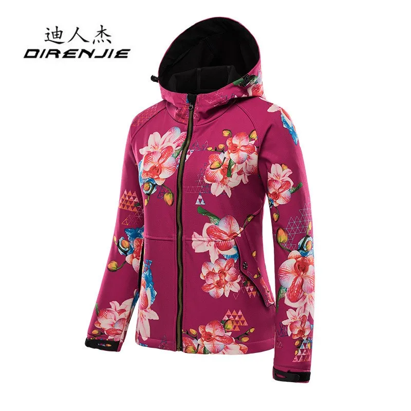 

2018 new lady prints soft shell jacket woman autumn winter outdoor sports hiking camping windproof warm clothing soft shell coat