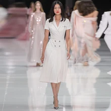 Официальный случай белый оксидение для женщин лето итальянский Дизайнерский Модный костюм воротник Плиссированное Ретро миди платье
