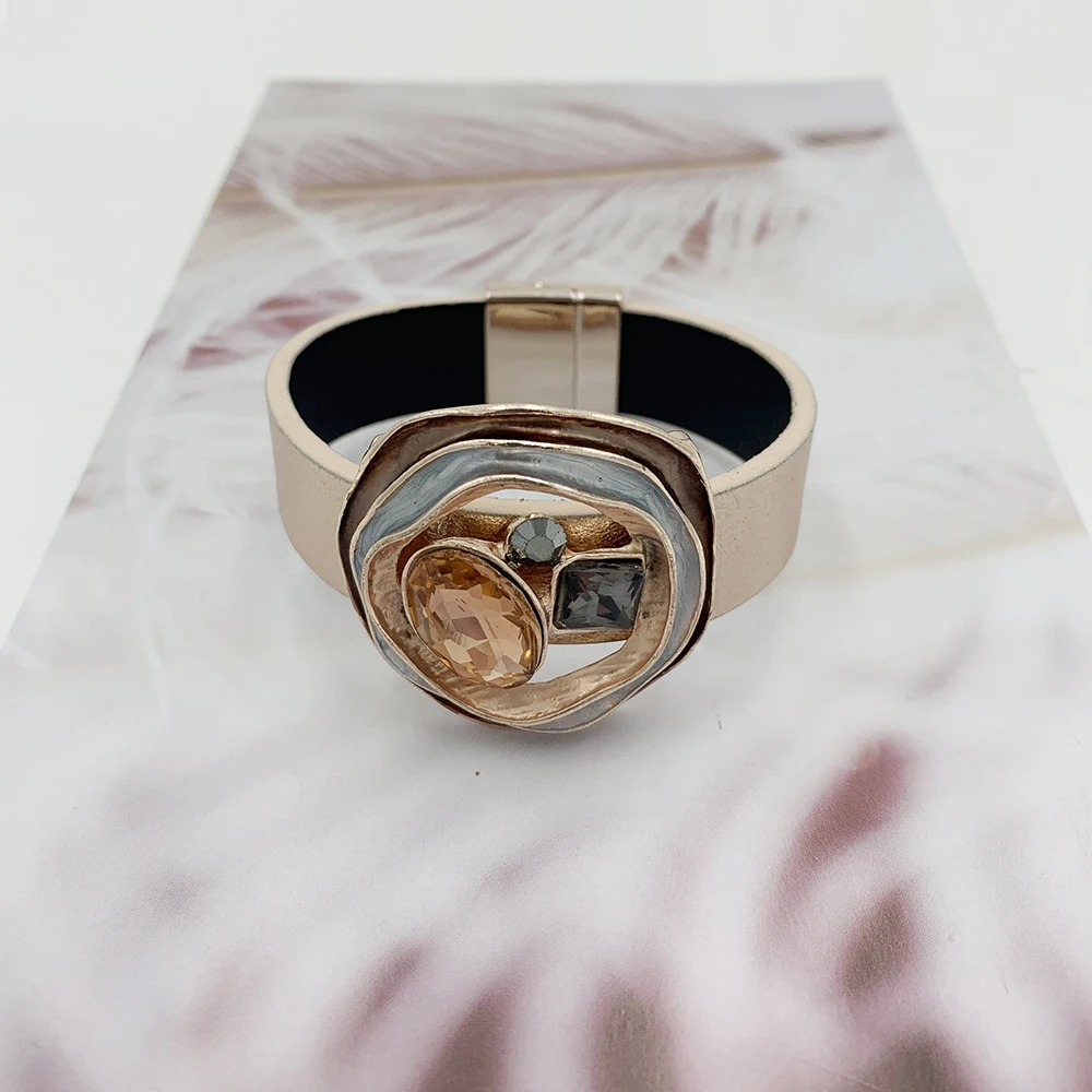 

Magnet Clasp Bracelet Jewelry Multi Color Crystal Round Style Leather Bracelet for Women Unique Creative Gifts