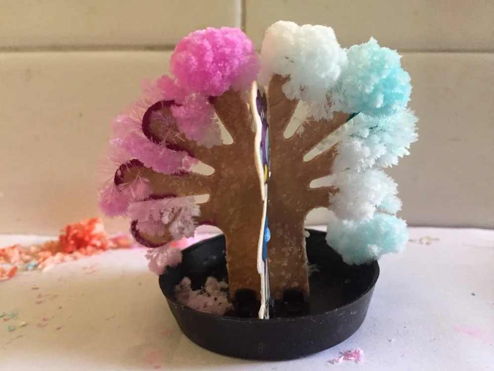 

2019 9x7cm Multicolor Growing Magic Paper Peacock Tree Magically Grow Christmas Trees Regalos Magicos Kids Science Toys 100PCS