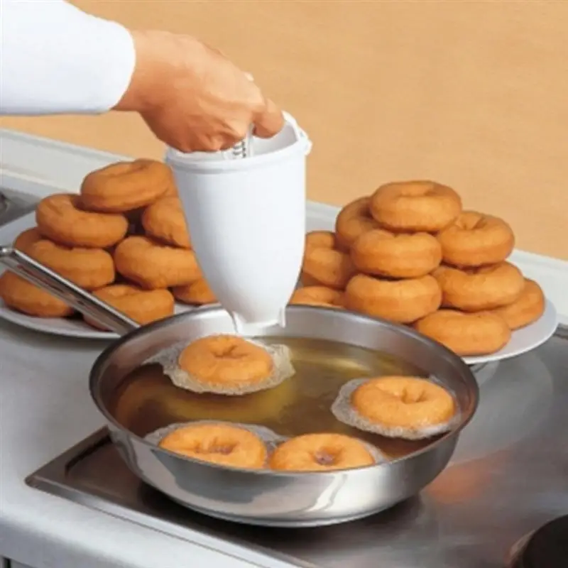 

1PC Plastic Donut Maker Dispenser Lightweight Doughnut Maker Fry Donut Doughnut Mould