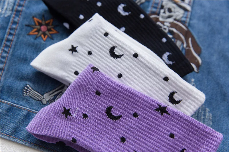 Классические однотонные цвет звезды, Луны узор для девочек хлопковые носки Harajuku забавные носки скейтбордиста фиолетовый, черный Старая