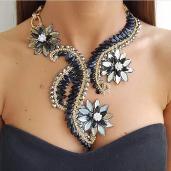 

KMVEXO Luxury Big Rhinestone Statement Necklace Vintage Crystal Flowers Collar Necklace Gold Big Choker Necklace for Women