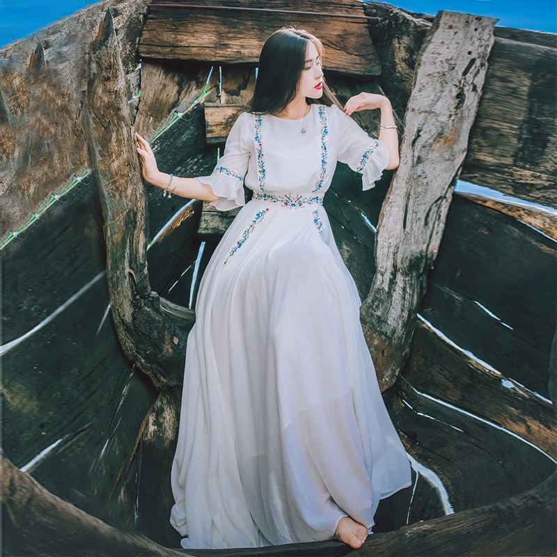 

2018 Spring Summer New Women's Retro Half Sleeve Floral Embroidery Chiffon Dress Slim White Bohemia Holiday Long Beach Dress