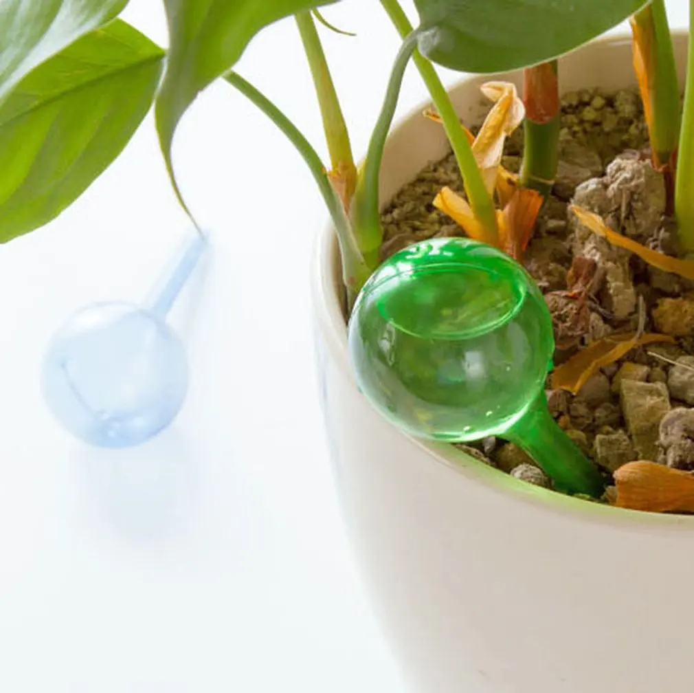Practical Design PVC Self-Watering System Imitation Glass Ball Plant Waterer Flowers Watering Device Ball Type Drip Practical Design PVC Self-Watering System Imitation Glass Ball Plant Waterer Flowers Watering Device Ball Type Drip