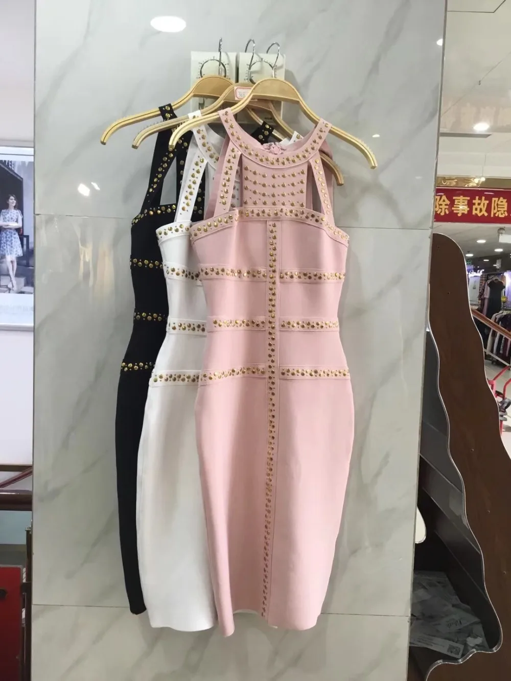 

Luxury Sexy Bead Sequins Sleeveless Mini Bandage Dress Spaghetti Strap Celebrity Evening Party Dresses Vestidos Black Pink White