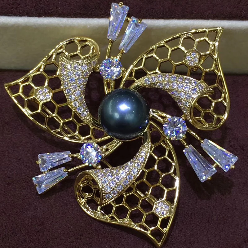 Tahitian pearls brooch (1)