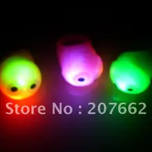 576 шт./лот TPR светодиод мигающий свет палец светодиодной вспышкой глаз кольцо свет вверх палец кольцо детский праздничный костюм поставки