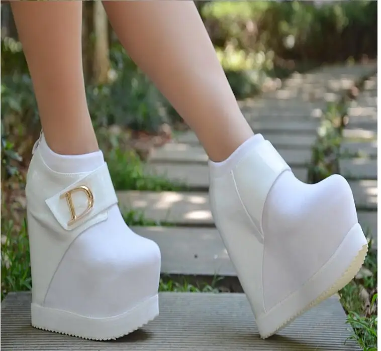 

2017 autumn new 15CM thick bottom short tube suede patent leather stitching sexy high heel increased Martin boots
