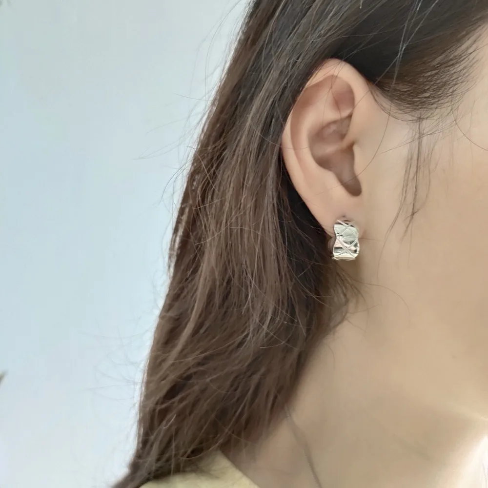 

Amaiyllis 925 Sterling Silver Small Earrings Wide Carved Earrings For Women Fine Jewelry Gift mujer moda femme US303