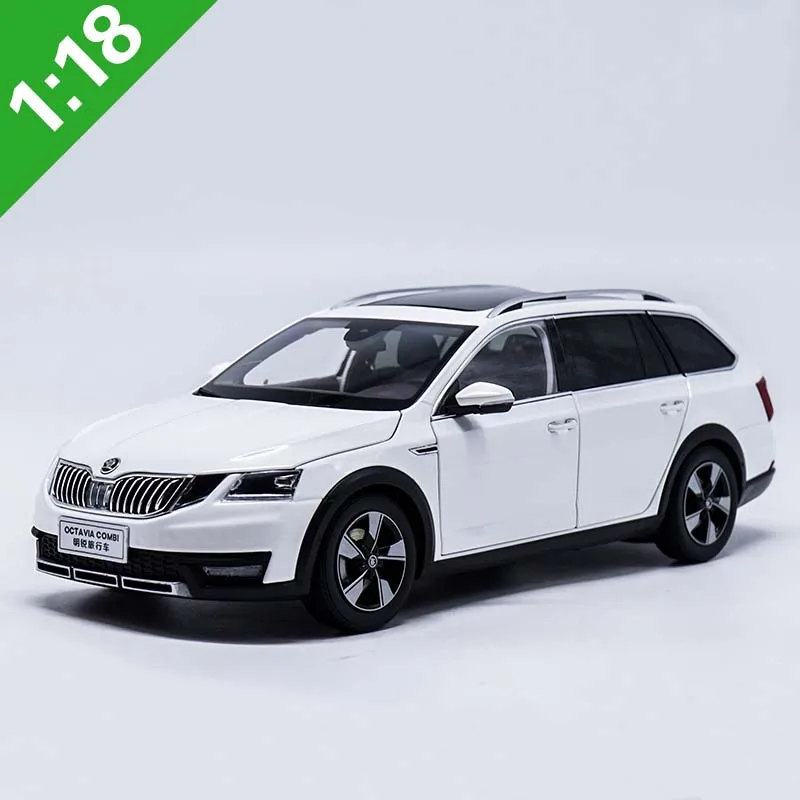 

1/18 Skoda Octavia Combi Wagon Diecast Metal Car Model Toy For Boy Birthday Gift Original Box Free Shipping