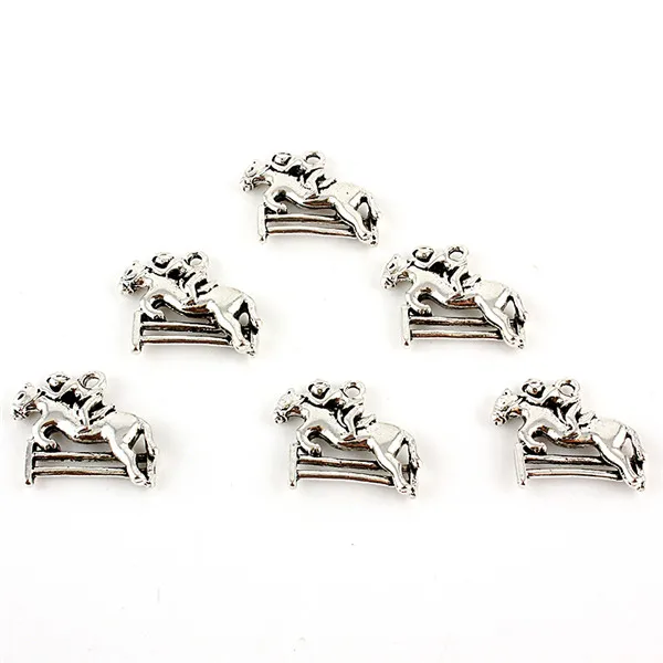 18x20 ملليمتر العصرية سبائك سباق الخيل العقبات سحر قلادة لل diy صنع المجوهرات قلادة الاكسسوارات 30 قطعة/السلع